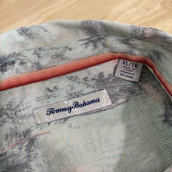 Tommy Bahama Shirt Men's XL Hawaiian Camp Shirt Silk Blend Floral Flamingos - Picture 8 of 12